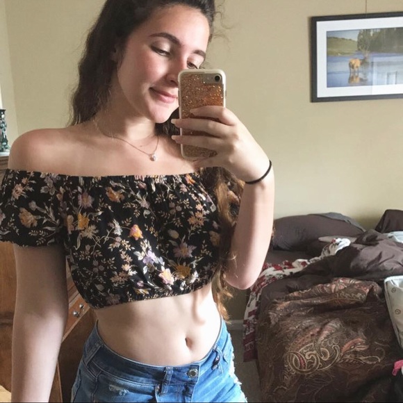 Meet your Posher, Alexis - Picture 1 of 1